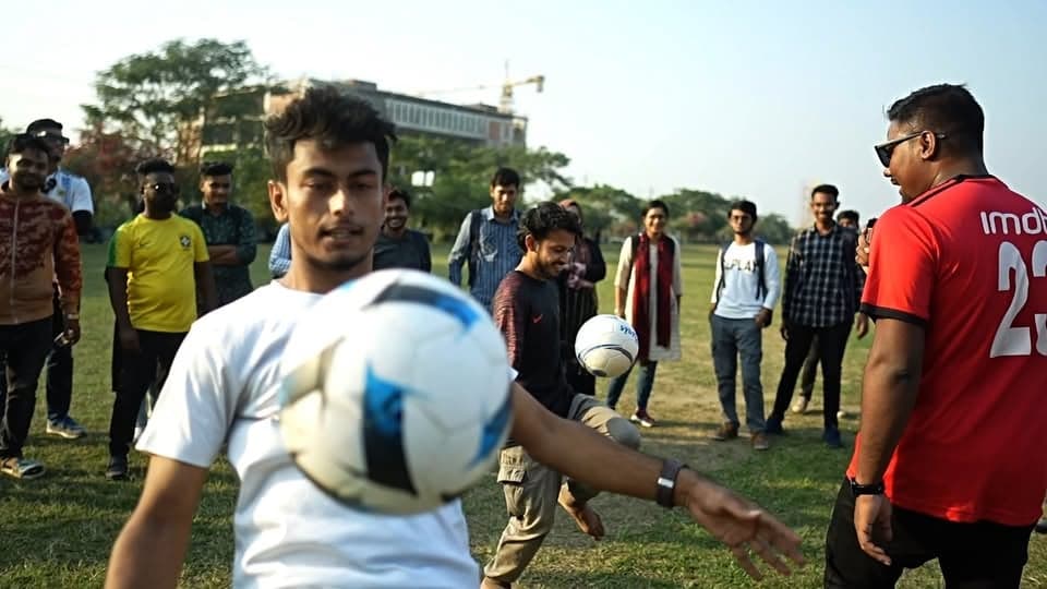 টিম ব্রাজিল 🇧🇷 পুরাপুরি রেডি Enayet Chowdhury কে কাঁদানোর জন্য , আর্জেন্টিনা 🇦🇷 কে হারানোর জন্য। Nagad Football Star Challenge এ ব্রাজিল - আর্জেন্টিনা ম্যাচ খুব শীঘ্রই হতে যাচ্ছে। এই ভ্লগে থাকলো থেকে আমার টিম ফরমেশনের ডিটেইলস।