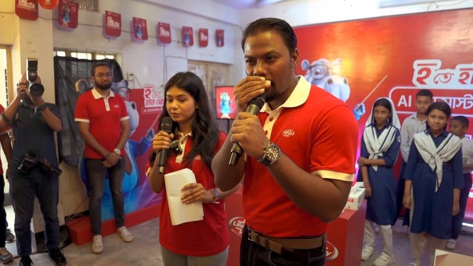 জীবনের সবচেয়ে "বড় সাইজের" অডিয়েন্স আর তাদের স্কুলে একদিন!